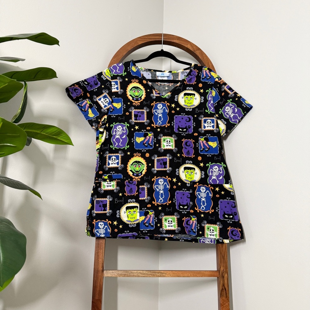SB Scrubs MEDIUM Black Halloween Short Sleeve Scrub Top
